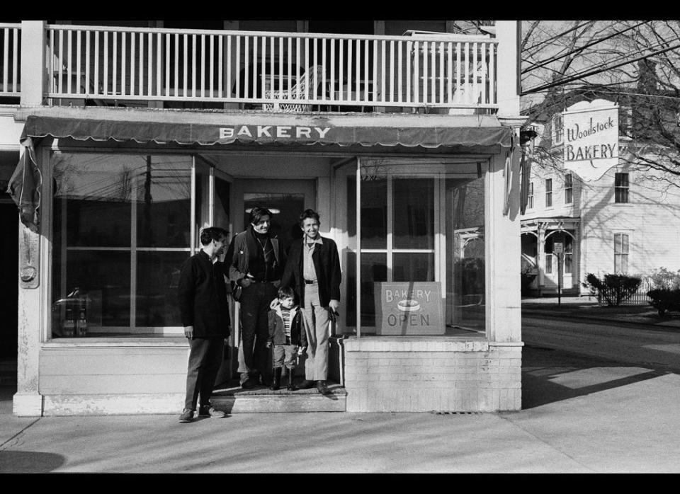 Bob Dylan with friends. Woodstock town square, Woodstock, NY, 1968. 