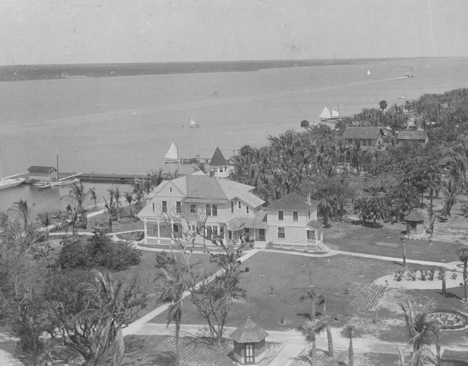 Croton Cottage was built in 1886 for Robert R. McCormick by George Lainhart. Henry Flagler bought the house in 1893 and he lived there until 1902. It was moved near The Breakers where it was renamed Sea Gull Cottage. In 1984, it was once again transported across the island, where it is now being used by the Royal Poinciana Chapel.