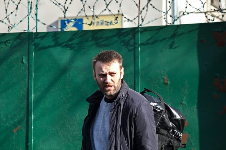 Russian opposition politician Alexei Navalny leaves a detention centre in Moscow on March 6, 2015