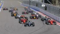 Formula One - F1 - Russian Grand Prix - Sochi, Russia - 30/04/17 - Mercedes Formula One driver Valtteri Bottas of Finland leads the pack during the race. REUTERS/Maxim Shemetov