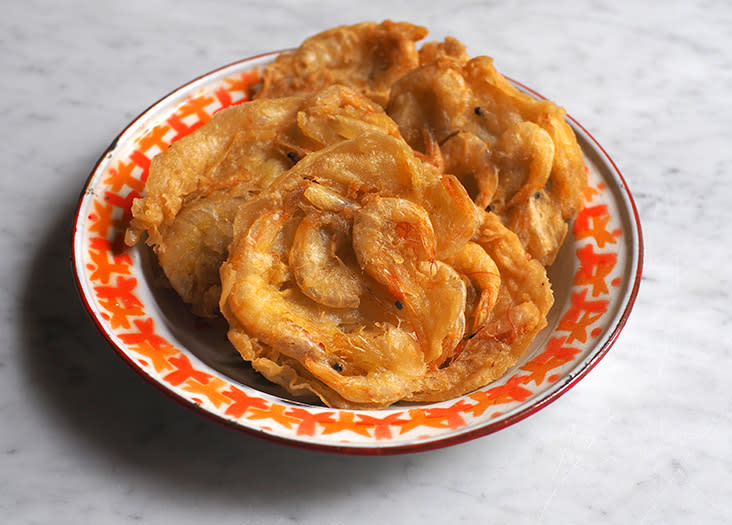 The stall also offers fried snacks like this prawn fritters that you can defrost and deep fry till it's golden brown.