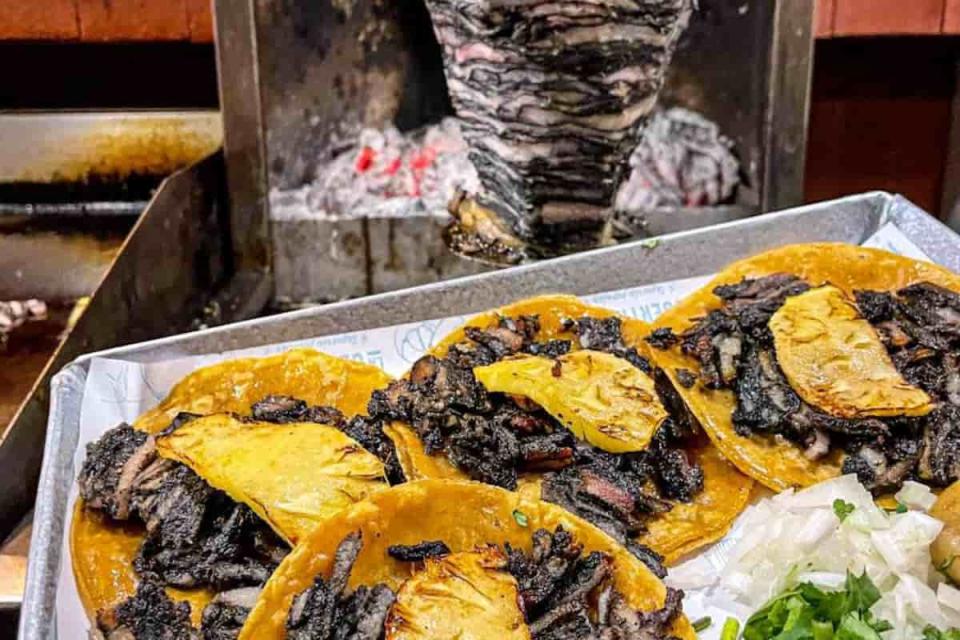 Tacos al pastor negro