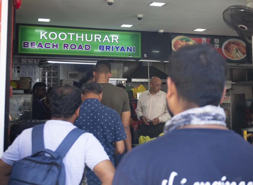 Koothurar Nasi Briyani - Queue