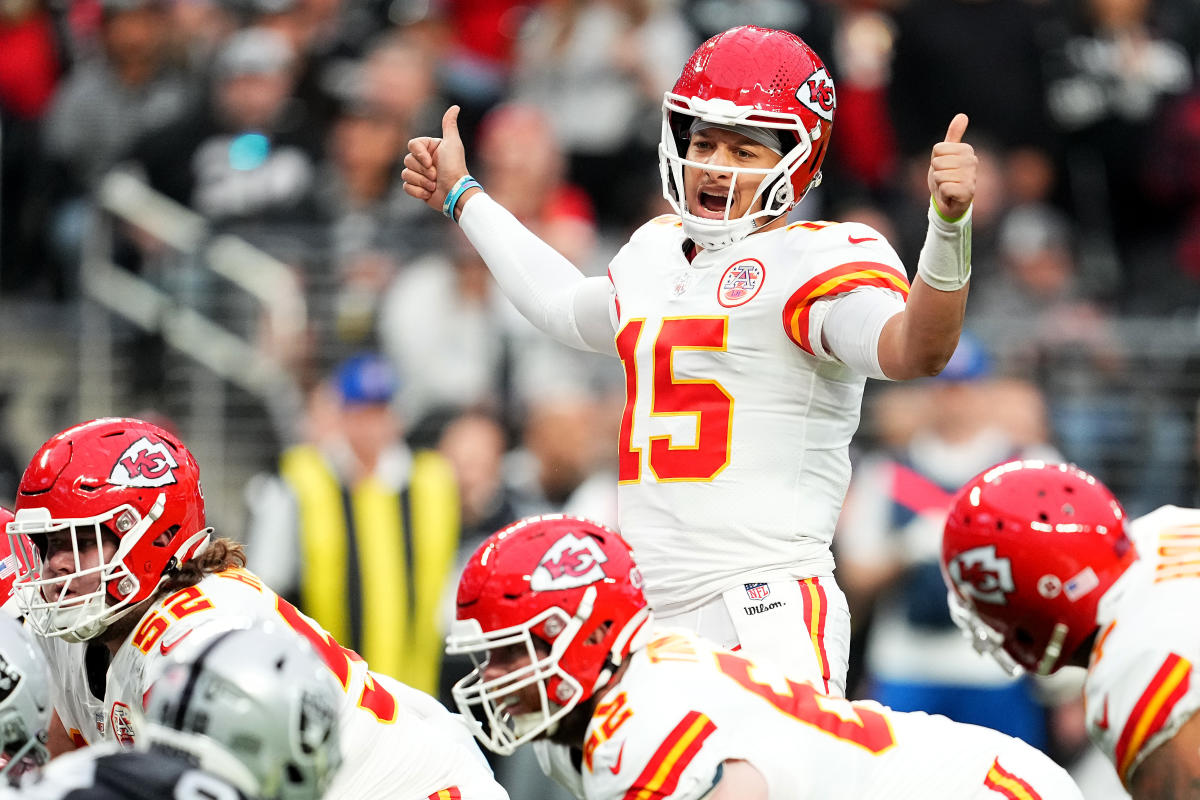 NFL superstar Mahomes joins ownership group of NWSL's Kansas City