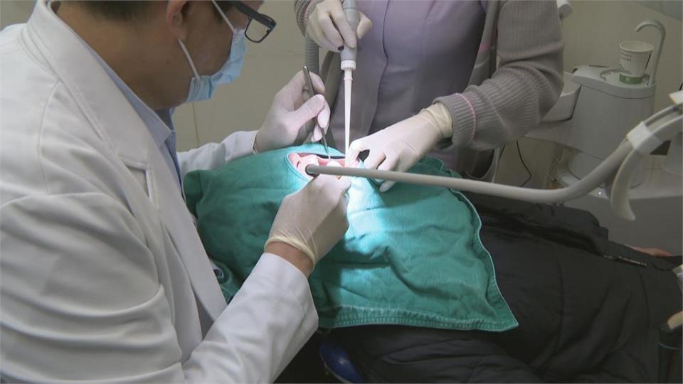 牙周病患染疫死亡率高8倍？「牙醫師」陳時中曝關鍵