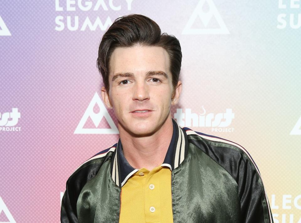 <p>Drake Bell Says No One Ever Apologized About the Letters</p>