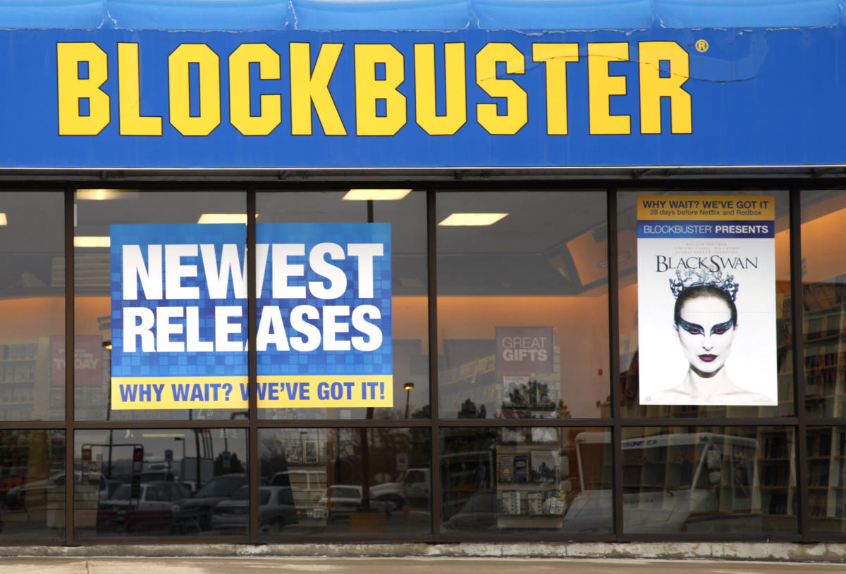 Digital death: Are GameStop, Blockbuster going down in identical dust?