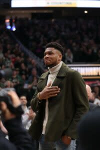 Giannis Antetokounmpo (Captura de tela) Crédito de imagem: Giannis Antetokounpo Twitter