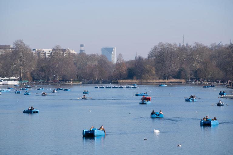 Police probe 'unexplained' death after body pulled from Serpentine in Hyde Park