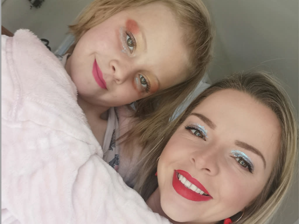 Megan George with her daughter Isla who has trichotillomania. (Megan George)