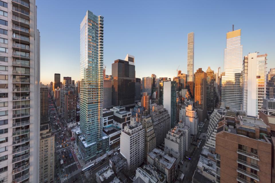 <h1 class="title">252 East 57th Street</h1><cite class="credit">Photo courtesy SOM / © Albert Vecerka | Esto.</cite>