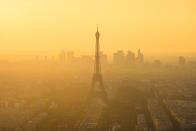 Varias grandes urbes del Viejo Continente aparecen en este ranking. París es la cuarta, con una tasa de mortalidad asociada al NO₂ también del 7%. (Foto: Getty Images).