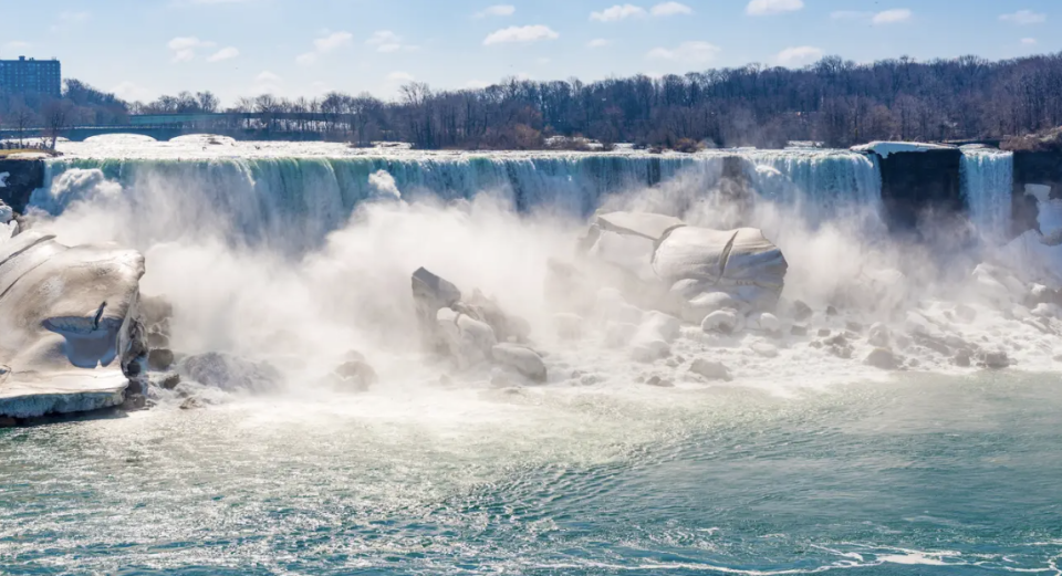 Vermutungen zufolge könnten die Niagarafälle im Laufe der Zeit verschwinden. - Copyright: Roberto Machado Noa/LightRocket/Getty Images