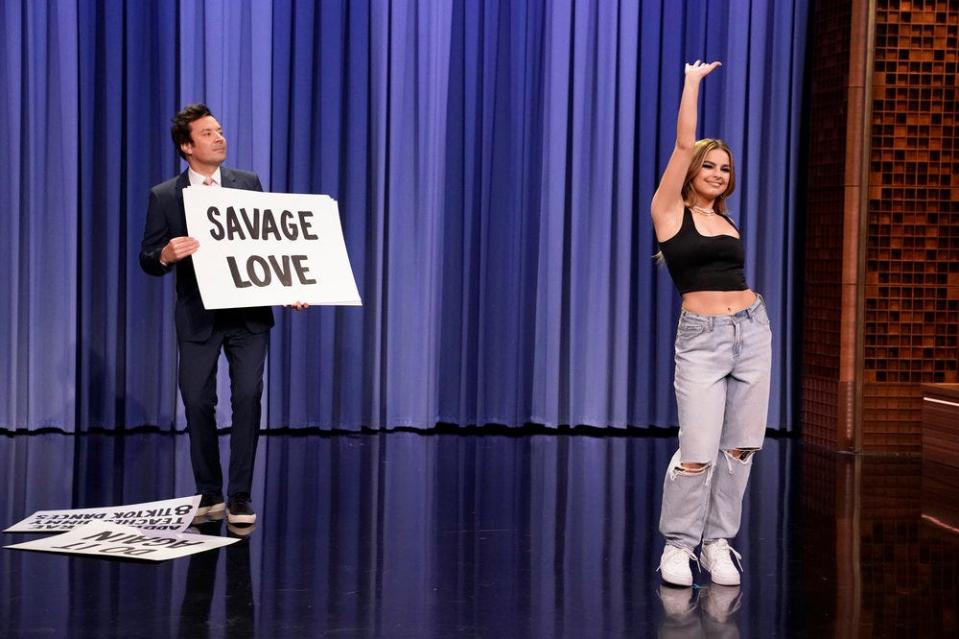 Addison Rae teaches "Tonight Show" host Jimmy Fallon TikTok dances.