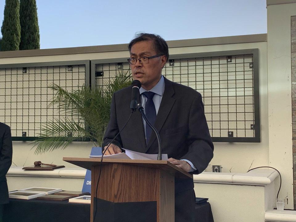 洛杉磯社區學院學區理事會理事方樹強（Mike Fong）接任美國華裔民選官員協會會長。（記者謝雨珊/攝影）