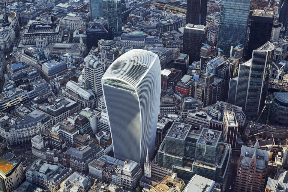 2017年李錦記豪買「對講機」大廈（20 Fenchurch Street），震撼當地商廈市場。