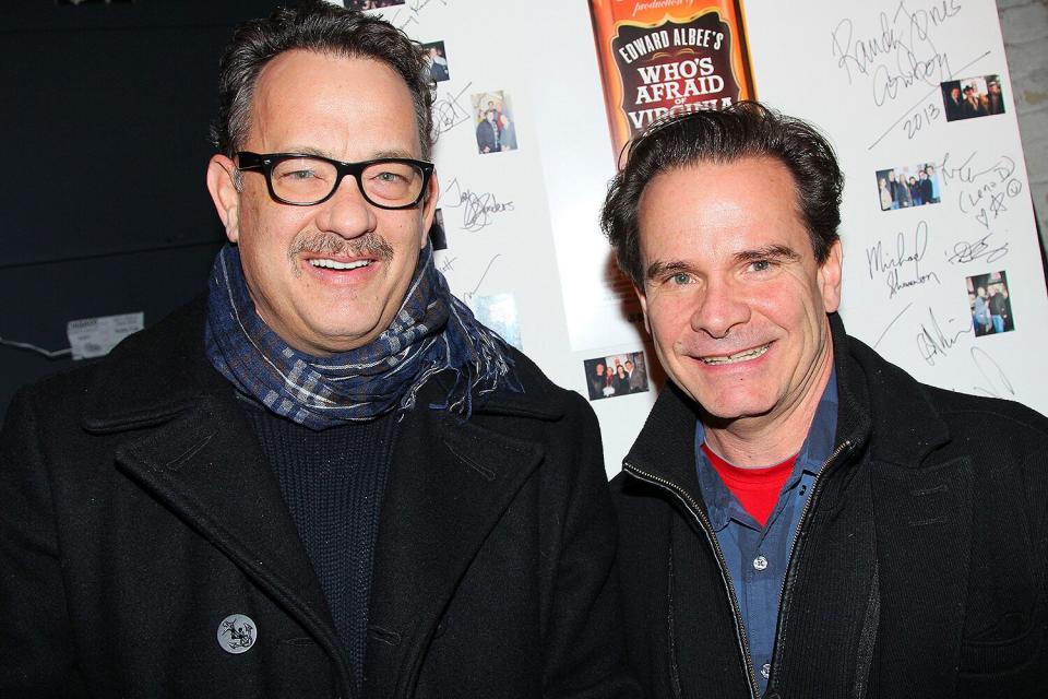 Tom Hanks, Peter Scolari