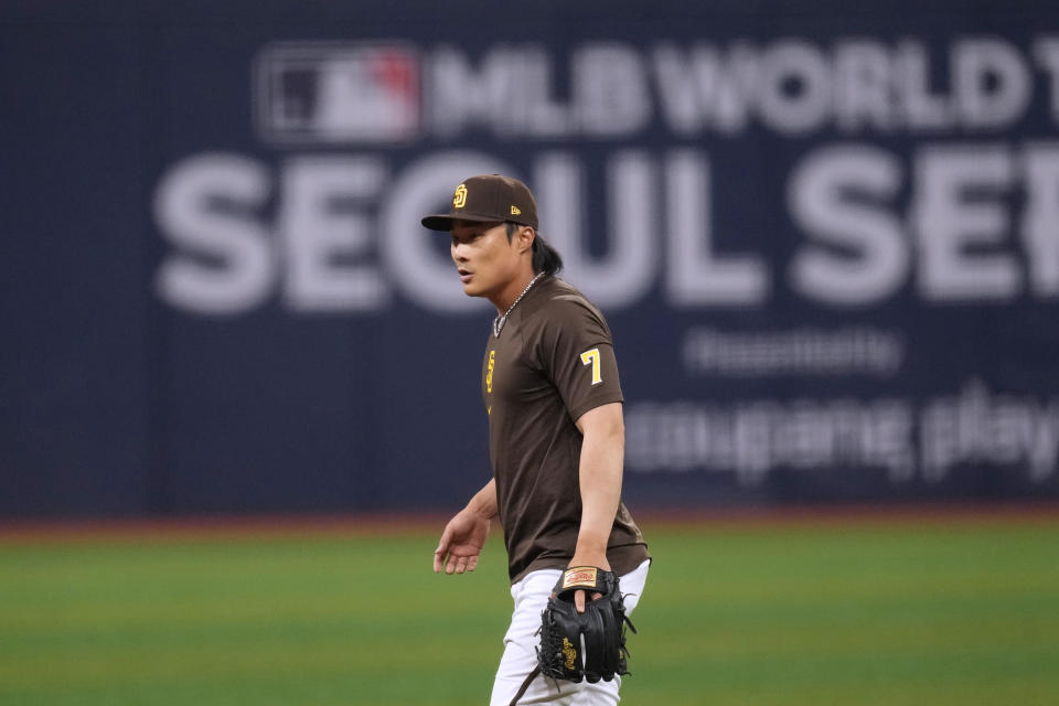 San Diego Padres Ha-Seong Kim participates in a baseball workout at the Gocheok Sky Dome in Seoul, South Korea, Tuesday, March 19, 2024. Major League Baseball's season-opening games between the Los Angeles Dodgers and San Diego Padres in Seoul will be the first MLB games held in the baseball-loving nation.(AP Photo/Lee Jin-man)