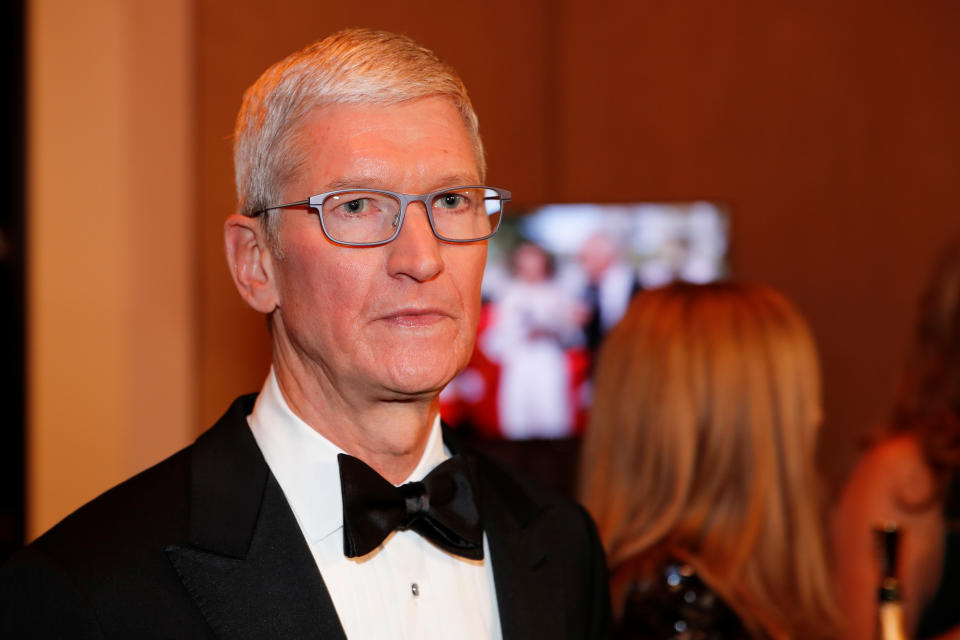 77th Golden Globe Awards - Arrivals - Beverly Hills, California, U.S., January 5, 2020 - Apple CEO Tim Cook . Picture taken January 5, 2020. REUTERS/Mike Blake