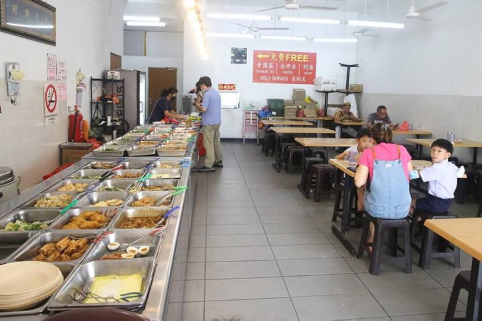 For lunchtime, you have customers like housewives and their young children dining at the restaurant.