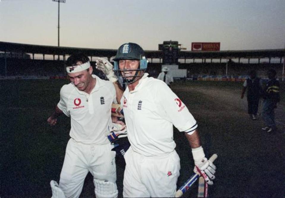 Graham Thorpe and Nasser Hussain triumphed in the Karachi dusk back in 2000 (Getty Images)