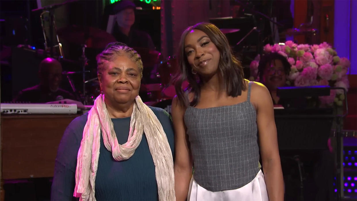 Ego Nwodim's mom has a bone to pick with Lorne Michaels. (Saturday Night Live / YouTube)