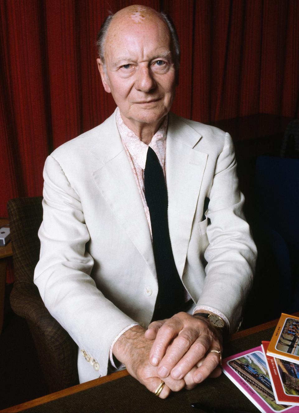 JOHN GIELGUD