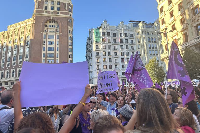 Feministas se manifiestan en Madrid en apoyo a Jenni Hermoso al grito de 