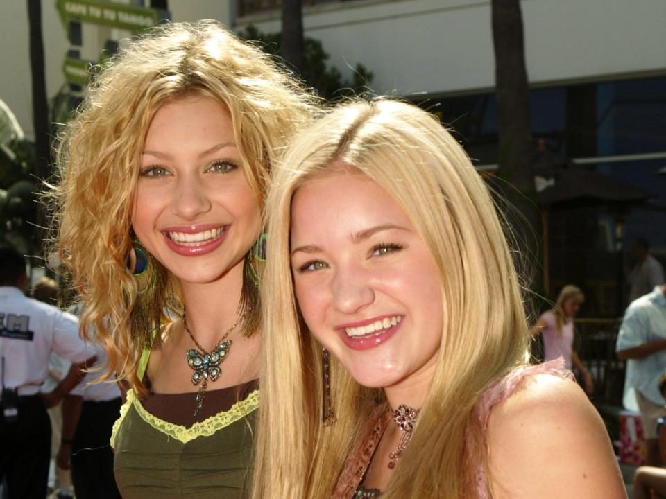 aly and aj Alyson Michalka and Amanda Michalka