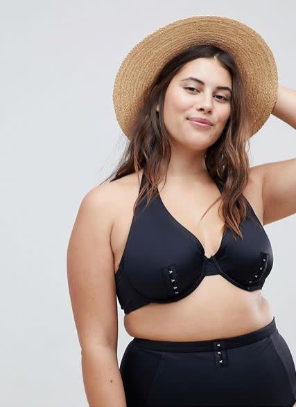 <strong>Sizes</strong>: 38D to 42G<br />Get it <a href="http://us.asos.com/asos-curve/asos-curve-mix-and-match-underwired-bikini-top-with-hook-and-eye/prd/8764647?clr=black&amp;SearchQuery=&amp;cid=9578&amp;gridcolumn=4&amp;gridrow=1&amp;gridsize=4&amp;pge=1&amp;pgesize=72&amp;totalstyles=10" target="_blank">here</a>.&nbsp;