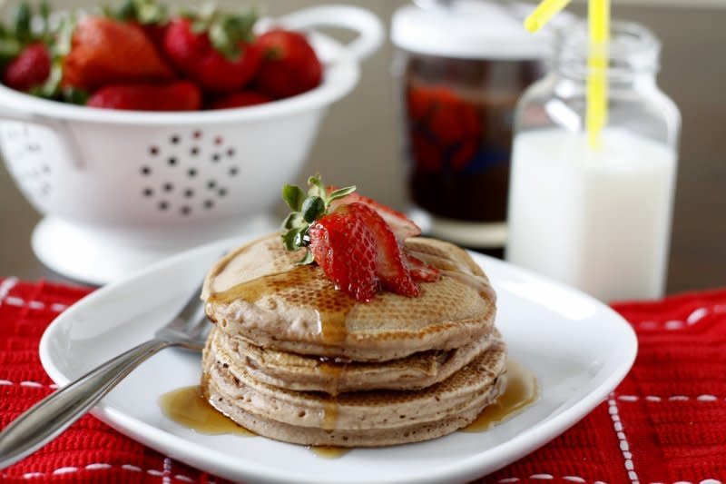 <strong>Get the <a href="http://www.bellalimento.com/2011/05/27/nutella-pancakes/" target="_blank">Nutella Pancakes recipe</a> from Bel'allimento</strong>