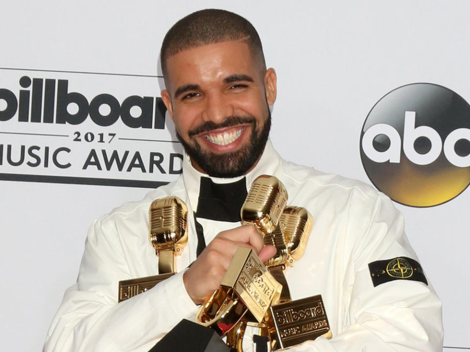 Rapper Drake feiert mit seiner Musik große Erfolge (Bild: Kathy Hutchins/Shutterstock.com)