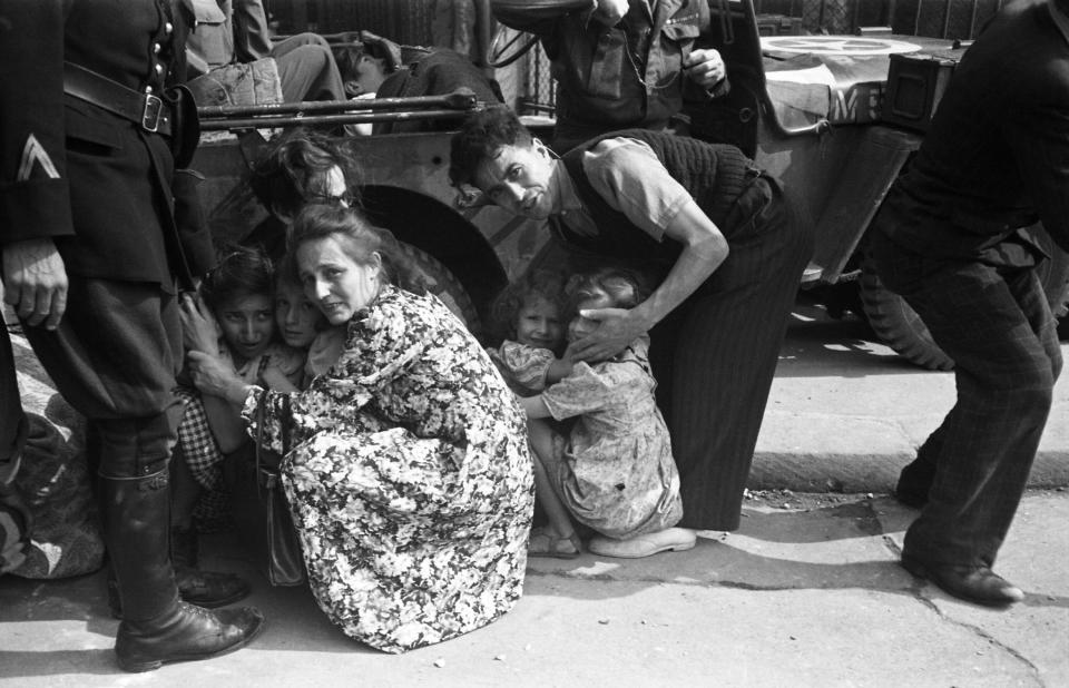 Sniper attack, Paris, August 1944.