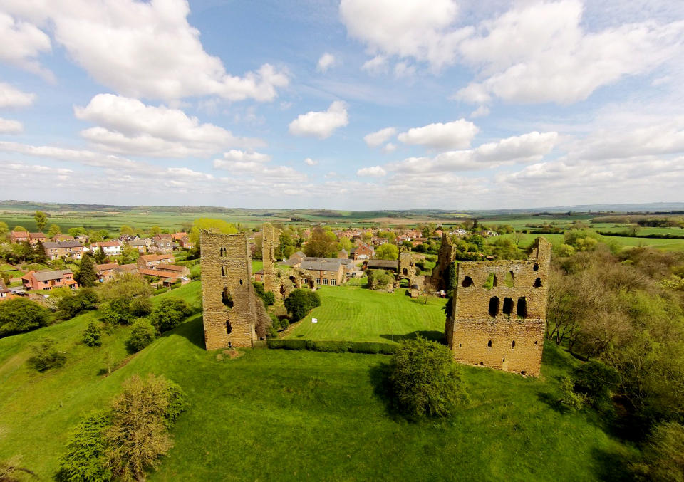 Historical estate goes on the market with castle ruins once the home of Richard III and Henry VIII