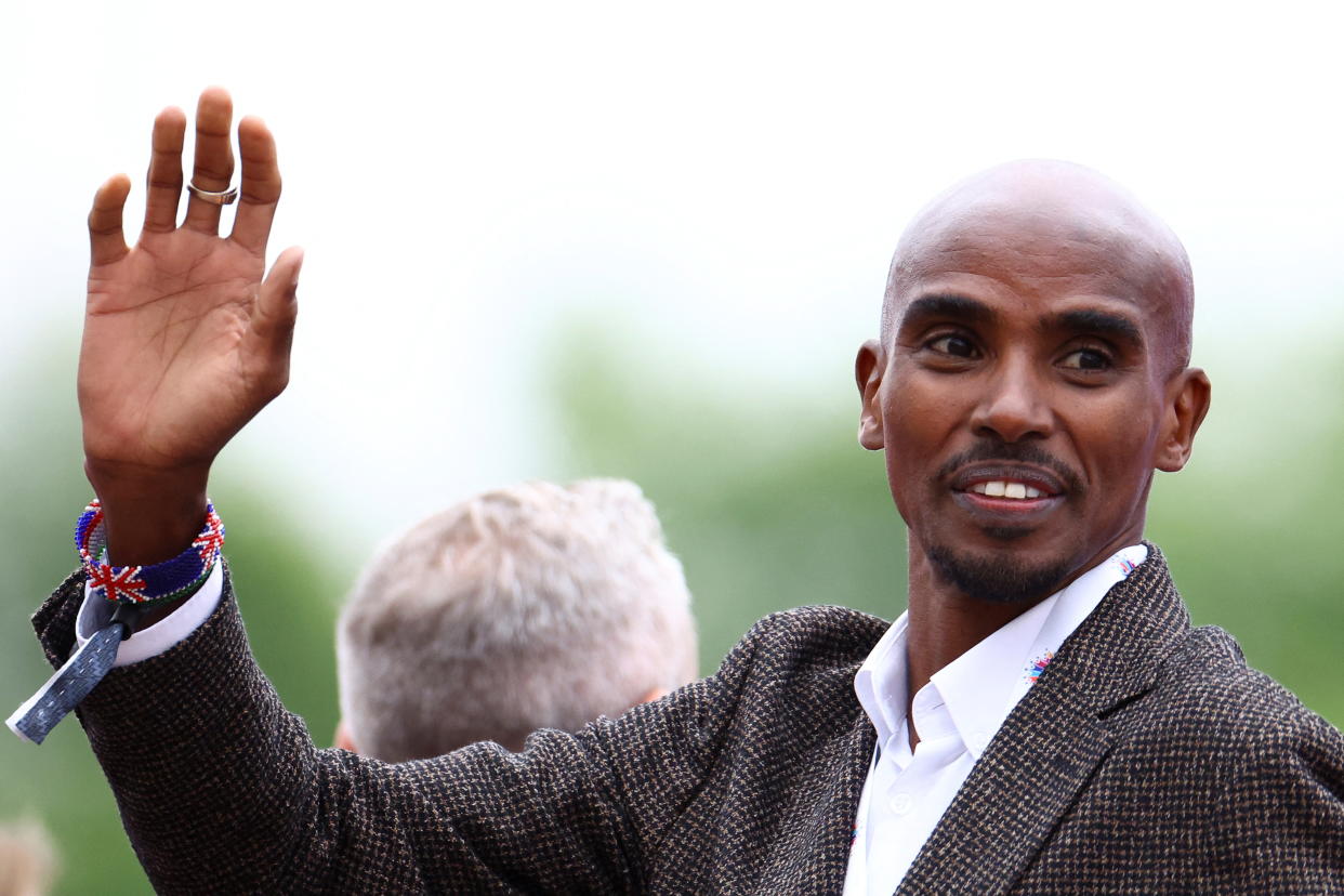 En la imagen el atleta de pista británico Mo Farah asiste a  las celebraciones del Jubileo de Platino de la Reina Isabel de Gran Bretaña, en Londres, Gran Bretaña, el 5 de junio de 2022. En 2023, un proyecto de ley conservador podría despojarlo de la nacionalidad británica. (REUTERS/Hannah McKay/Piscina)