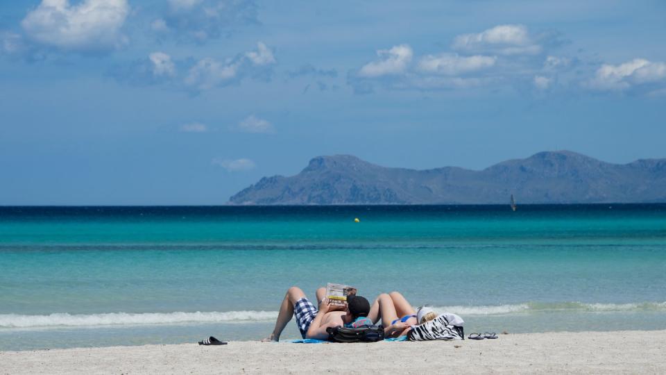 Urlaub auf Mallorca: Das neue Reiserecht hat aus Sicht von Verbraucherschützern unerwünschte Nebenwirkungen. Foto: Julian Stratenschulte