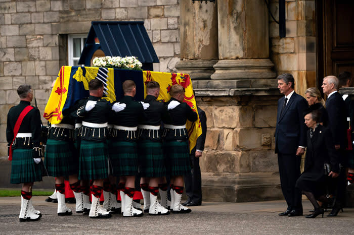 Cortejo fúnebre de Isabel II