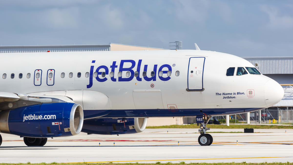 JetBlue stock falls on Q3 earnings miss despite strong travel demand