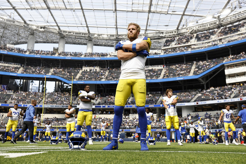 Los Angeles Rams fans frustrated over lack of jerseys with Super Bowl patch