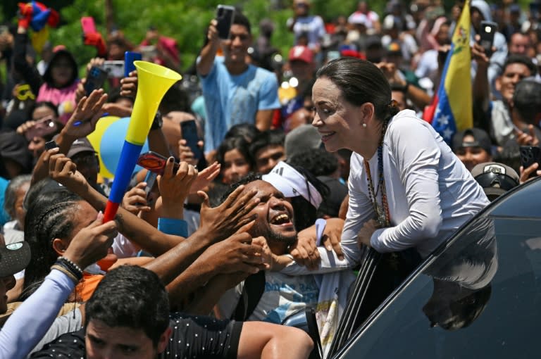 La líder opositora venezolana María Corina Machado en su recorrido por la carretera Lara-Zulia el 23 de julio de 2024. (Raul ARBOLEDA)