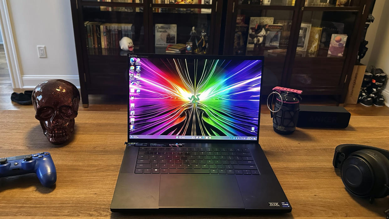  Razer Blade 16 (Early 2024). 