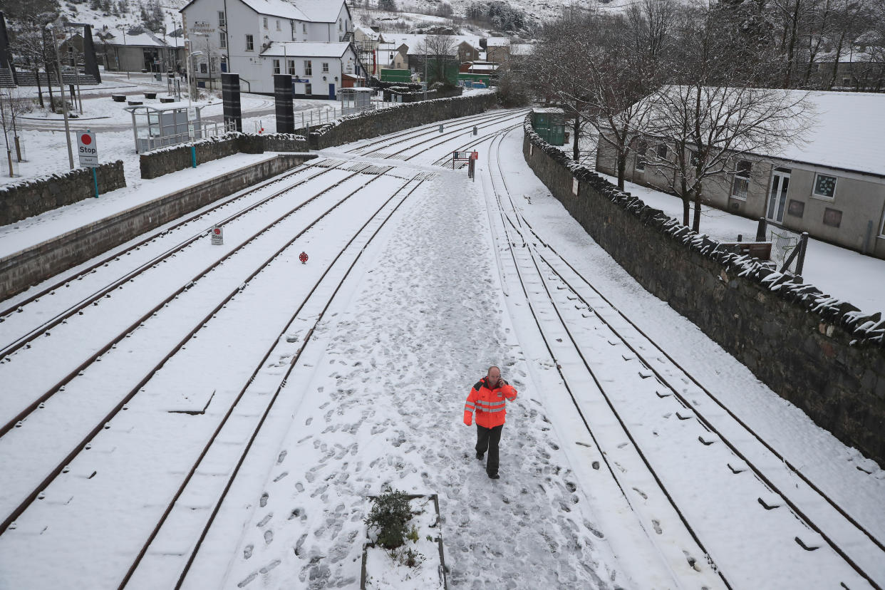 Snowy conditions in Blaenau Ffestiniog in Wales, as up to 10cm of snow could fall on higher ground as temperatures drop across the UK this week. (PA Images)