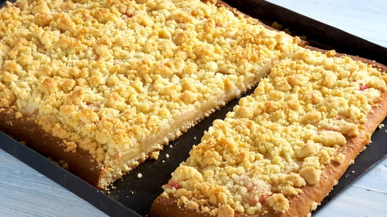 Sheet pan of streuselkuchen 