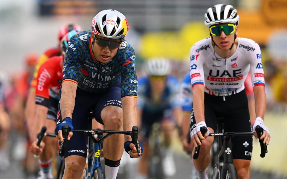 Wout van Aert (L) – Mark Cavendish struggles in Tour de France's opening stage after vomiting from bike