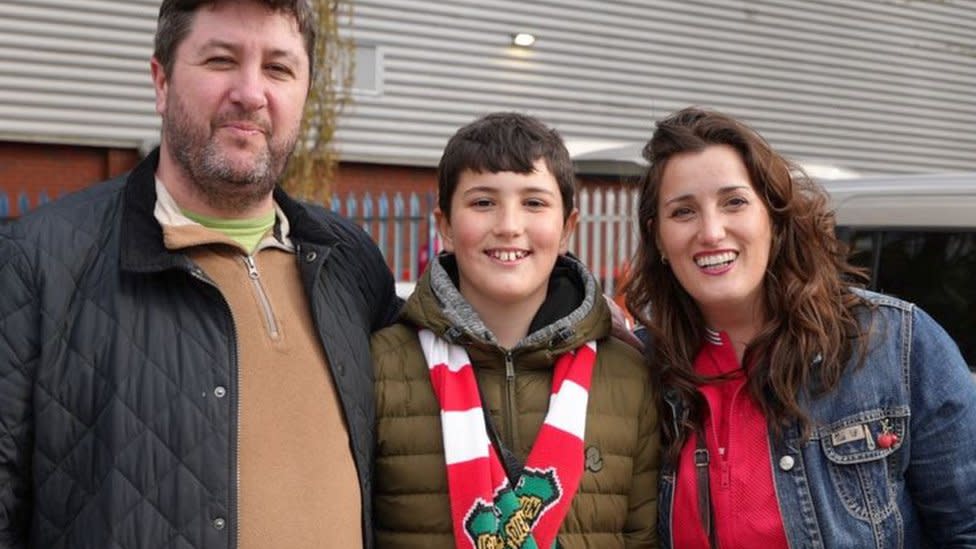 Monserrat Fernandez (right) and David and Elliot Bentley