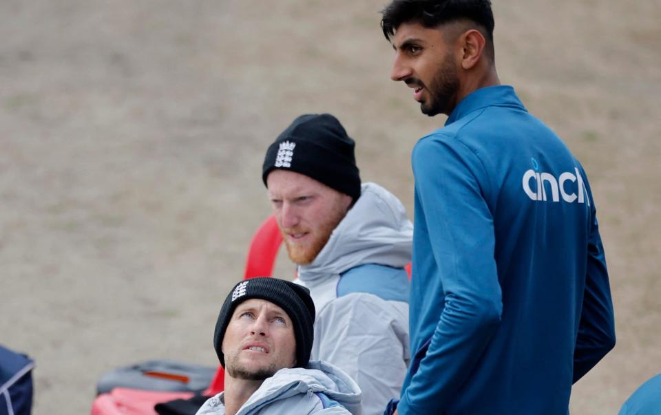 Shoaib Bashir watches training