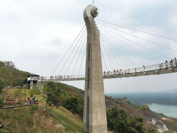 崗山之眼