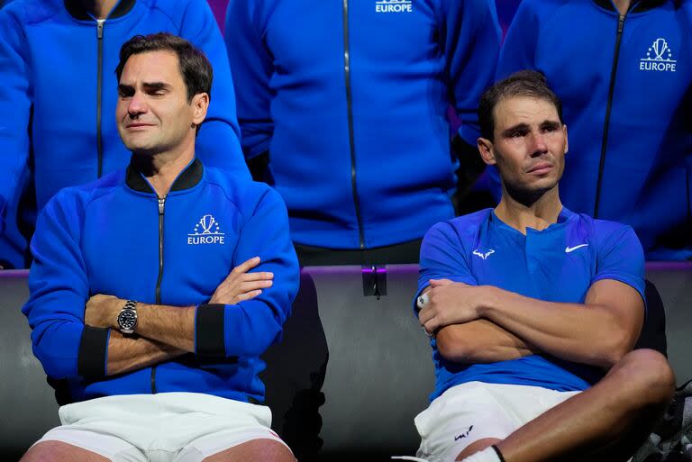 En septiembre de 2022, Roger Federer y Rafael Nadal, emocionados, durante la despedida del suizo en la Laver Cup