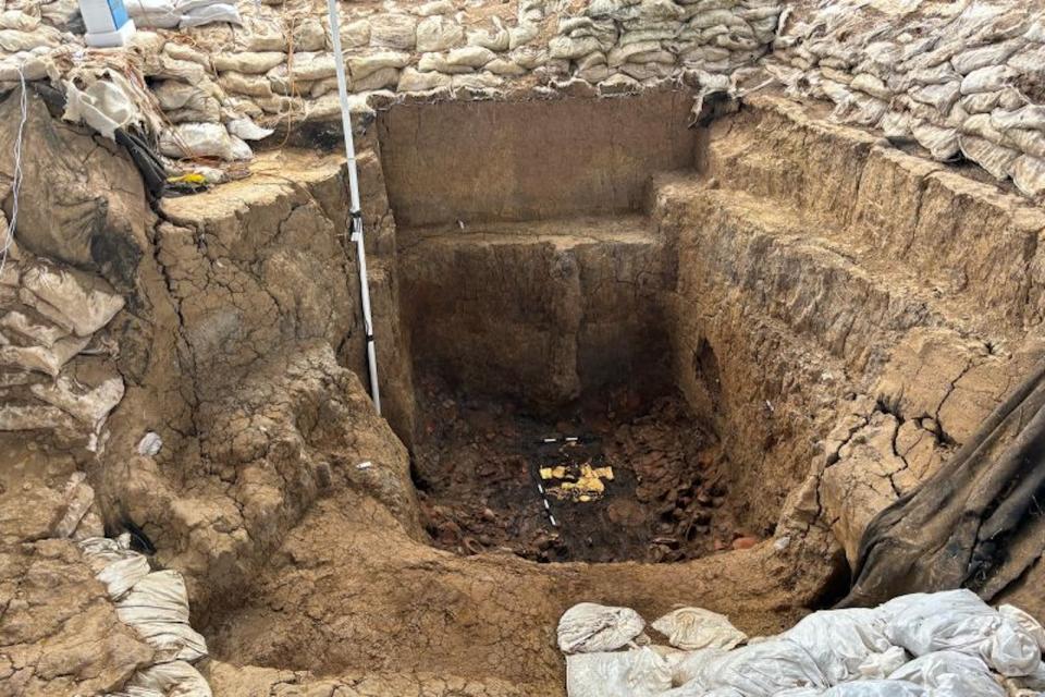La tumba es la novena excavada por los investigadores en el Parque Arqueológico El Caño, conocido por su riqueza en descubrimientos arqueológicos y cámaras funerarias lujosas. (Crédito: Julia Mayo/Fundación El Caño)