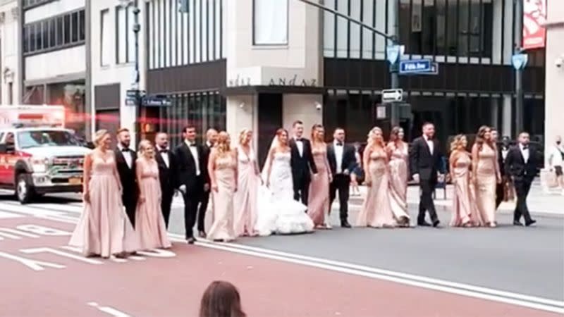A wedding party of 19, blocking traffic including an ambulance in coronavirus hotspot New York angered the internet. Photo: TikTok/amina.news